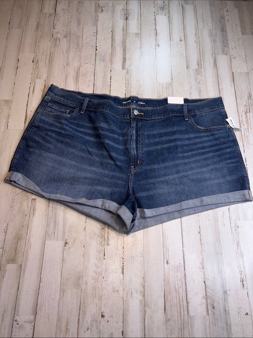 Old Navy Mid Rise Boyfriend  Blue Denim Cuffed Women's Shorts Plus Size 26 NWT!